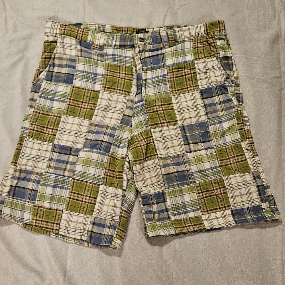 Mens Club Room plaid Shorts. Sz  38